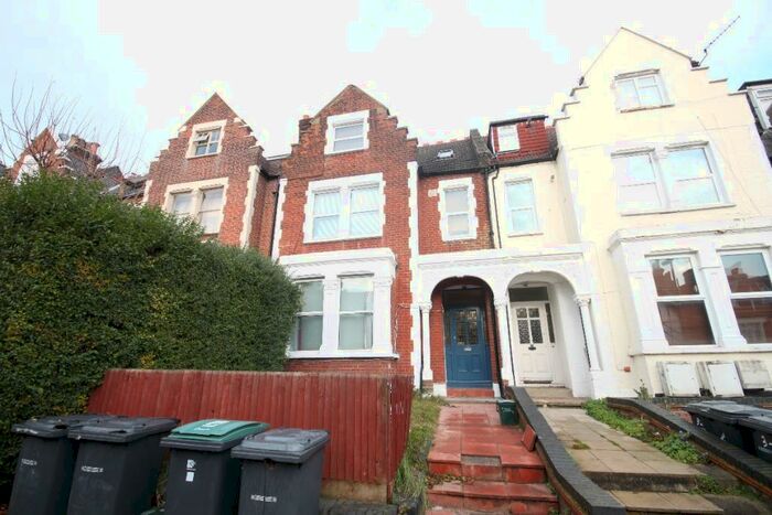 Studio To Rent In Onslow Gardens, Muswell Hill, London, N10