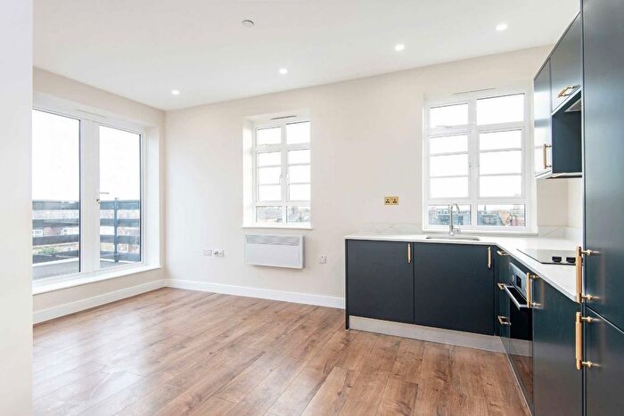 1 Bedroom Flat To Rent In Lemna Road, London, E11