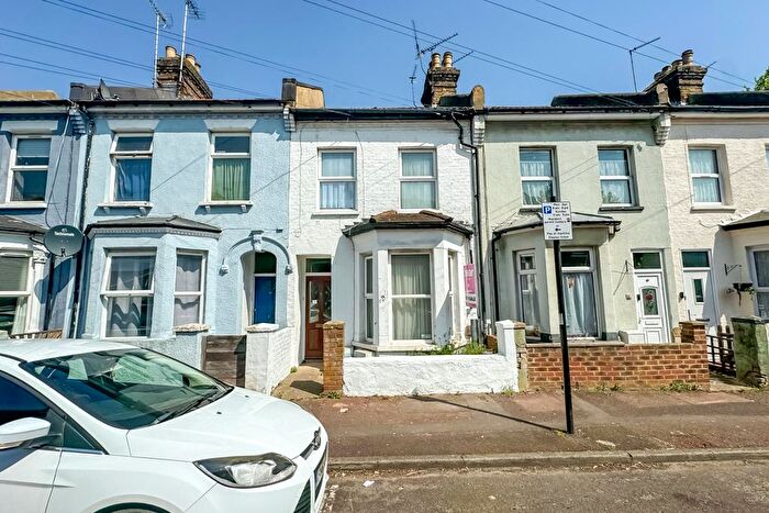 1 Bedroom Flat For Sale In Gordon Road, Southend-on-Sea, SS1