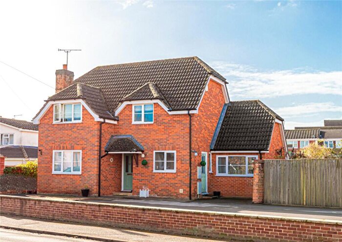 4 Bedroom Detached House For Sale In High Street, Rowde, Devizes, Wiltshire, SN10