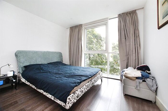 1 Bedroom Flat To Rent In Leman Street, London, E1
