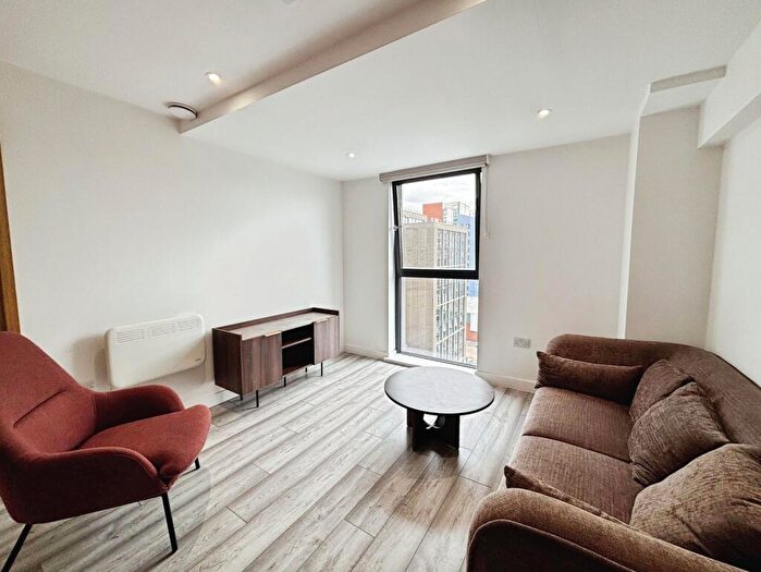 2 Bedroom Flat To Rent In The Radiant, Kirkstall Road, Leeds, West Yorkshire, LS3