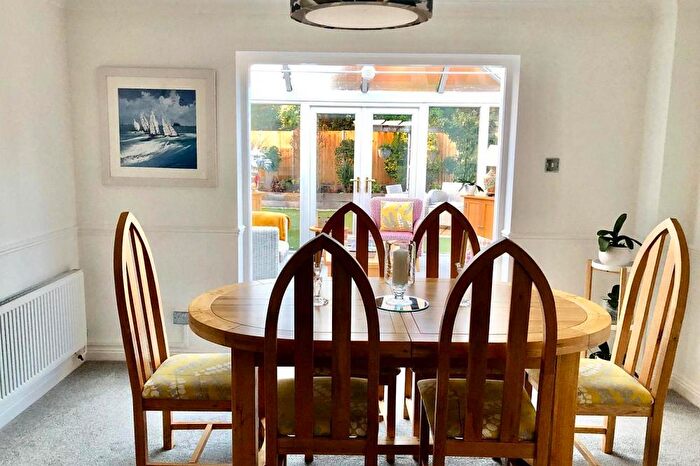 4 Bedroom Detached House For Sale In St Ives, BH24