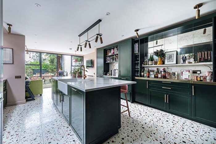 3 Bedroom Terraced House For Sale In Islington Park Street, Barnsbury, N1