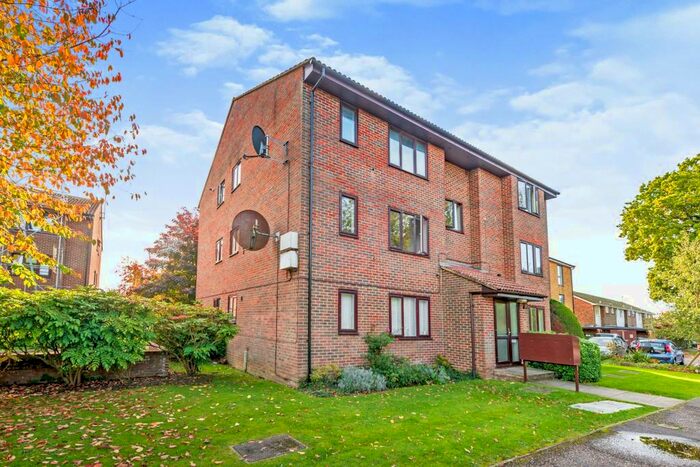 1 Bedroom Apartment To Rent In Swann Way, Broadbridge Heath, RH12