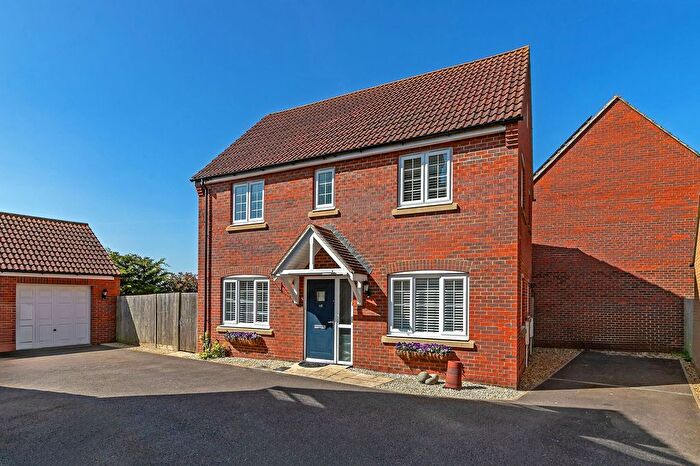 3 Bedroom Detached House For Sale In Darlow Court, Gamlingay, SG19