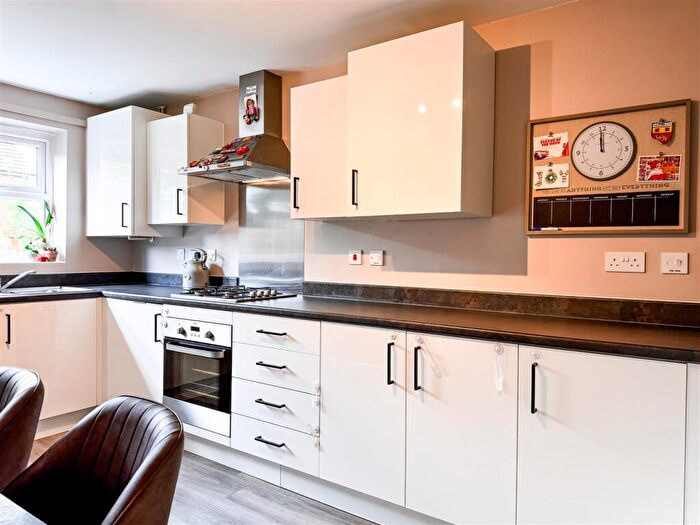 3 Bedroom End Of Terrace House For Sale In Meadow Drive, Long Itchington, Southam, CV47