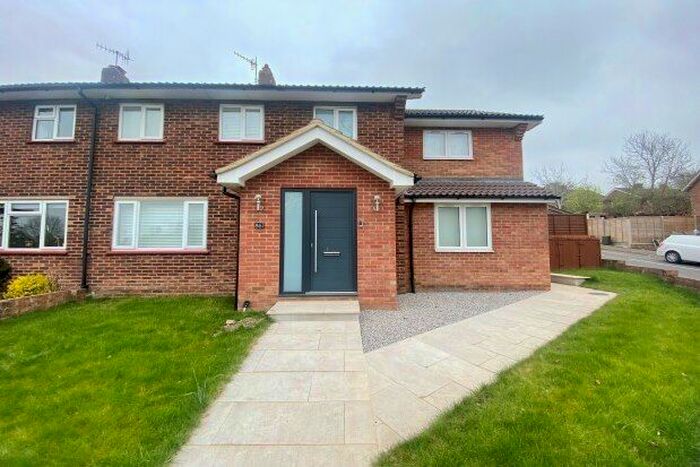 4 Bedroom Semi-Detached House To Rent In Bushy Hill Drive, Guildford, GU1