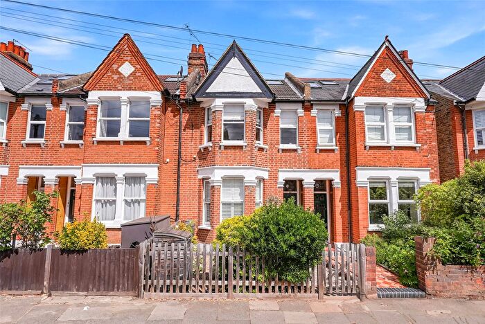2 Bedroom Maisonette For Sale In Grove Avenue, Twickenham, TW1