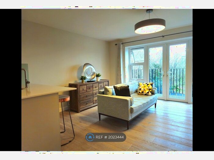 2 Bedroom Maisonette To Rent In Netley Road, London, IG2
