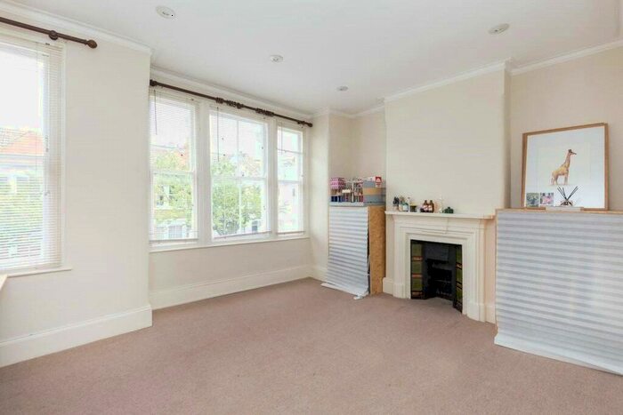 2 Bedroom Flat To Rent In Edenvale Street, London, SW6
