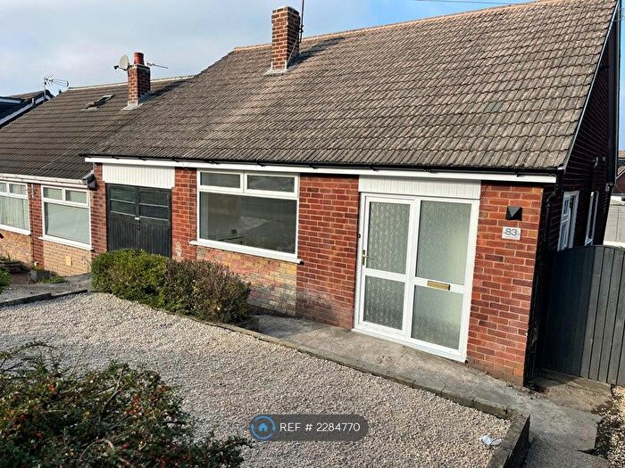 3 Bedroom Semi-Detached House To Rent In Foxholes Road, Hyde, SK14