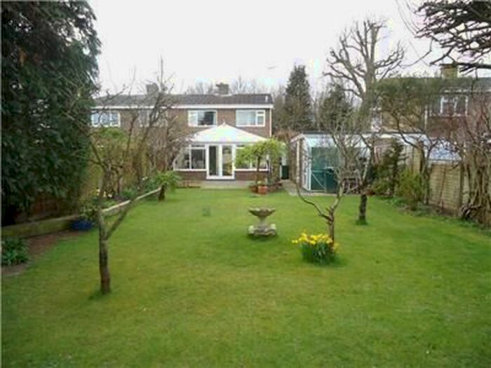 3 Bedroom Semi-Detached House To Rent In Ardingly Close, Crawley, RH11
