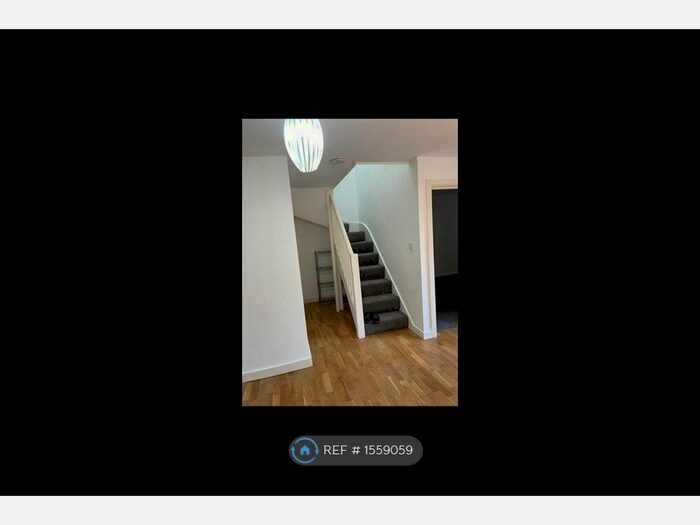 2 Bedroom Maisonette To Rent In Station Road, London, SE25