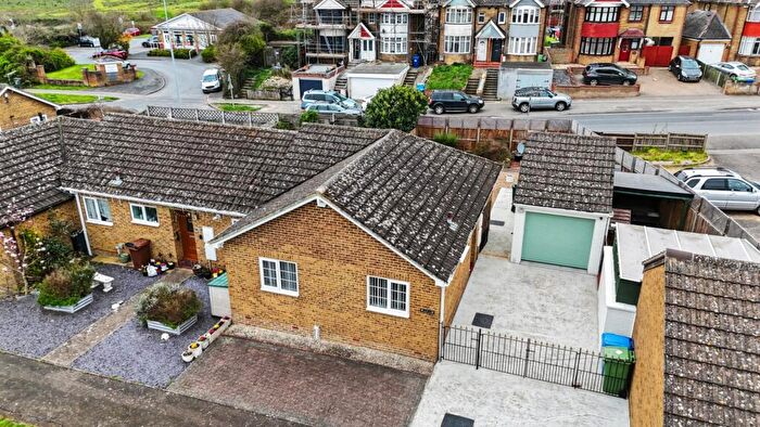 2 Bedroom Bungalow For Sale In Hurst Lane, Kemsley, Sittingbourne, Kent, ME10
