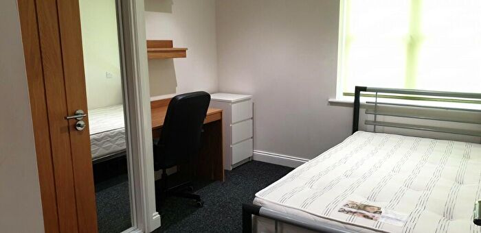 4 Bedroom Flat To Rent In Flat, Lord Tennyson House Rasen Lane, Lincoln, LN1