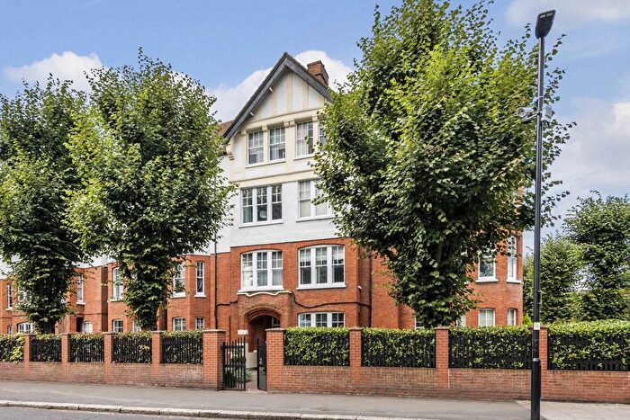 2 Bedroom Flat To Rent In Esmond Gardens, South Parade, London, W4