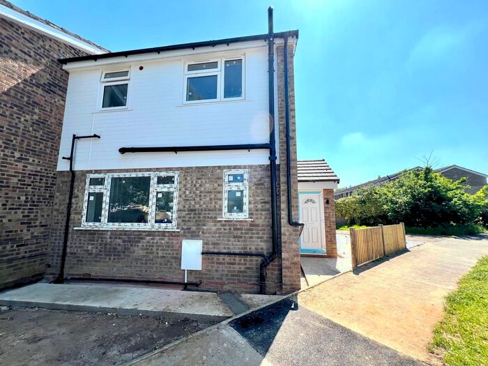 4 Bedroom End Of Terrace House To Rent In Fleetside, West Molesey, KT8