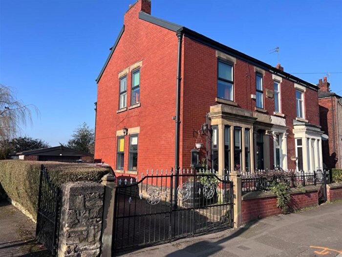 4 Bedroom Semi Detached House For Sale In Cheetham Hill Road, Dukinfield, SK16