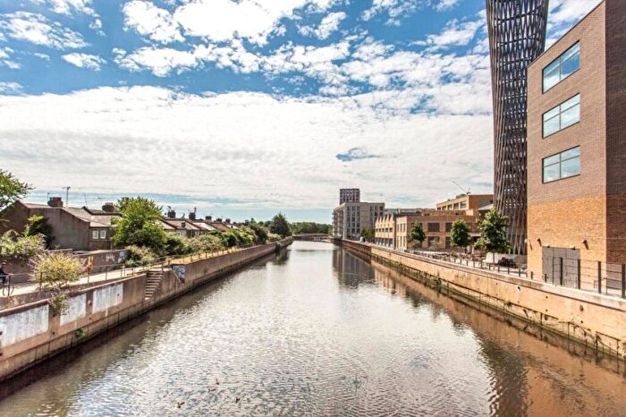 1 Bedroom Flat For Sale In High Street, London, E15