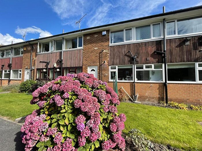 2 Bedroom Apartment To Rent In Ash Grove, Hyde Park, Leeds, LS6