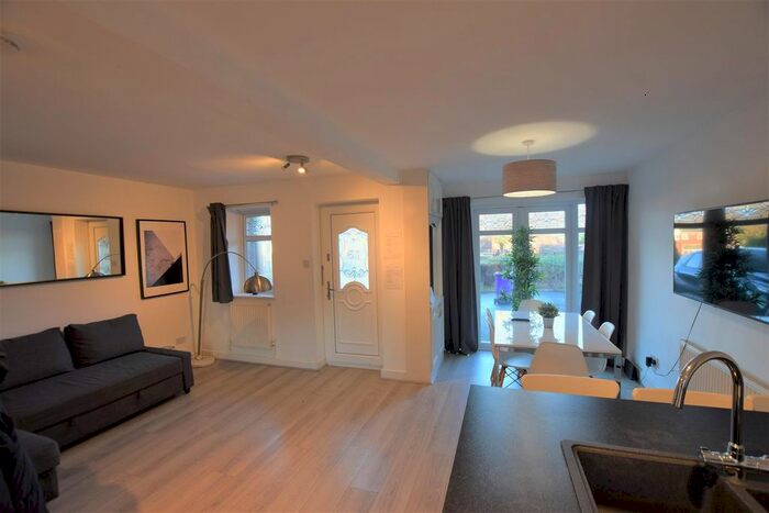 4 Bedroom Terraced House To Rent In Lockfields View, Liverpool L3