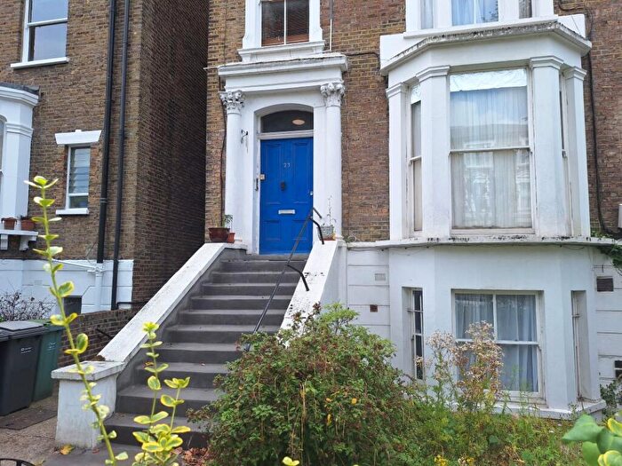 1 Bedroom Apartment For Sale In Flat E, Caversham Road, London, Camden, NW5