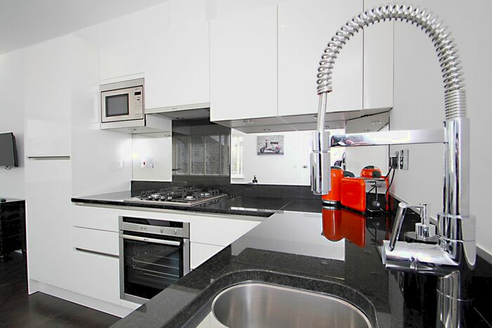 2 Bedroom Flat To Rent In Wharton Road, Headington, Oxford, OX3