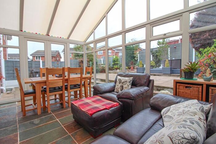 4 Bedroom Detached House For Sale In Platt Lane, Whelley, Wigan, WN1