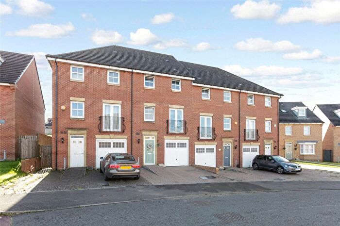 4 Bedroom Terraced House For Sale In Dalziel Place, Airdrie, North Lanarkshire, ML6