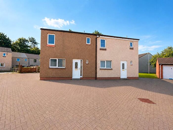 3 Bedroom Semi-detached House For Sale In Birks Hill, Bourtreehill North, Irvine, KA11