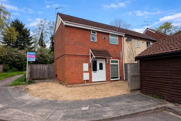 2 Bedroom Semi-Detached House For Sale In Lisle Close, Swindon, Wiltshire, SN5