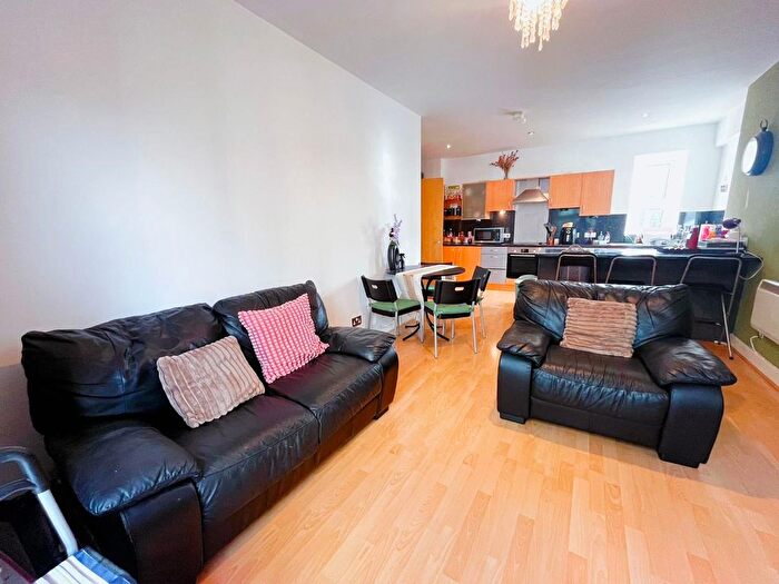 2 Bedroom Flat To Rent In City Central, Leeds, West Yorkshire, LS1