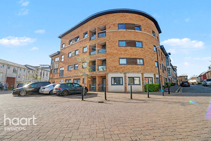3 Bedroom Apartment For Sale In Pasteur Drive, Swindon, SN1