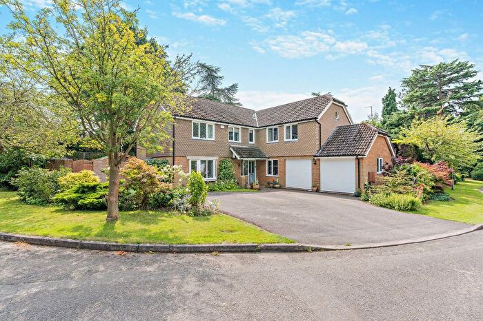 5 Bedroom Detached House For Sale In Redwood Drive, Sunningdale, Berkshire, SL5