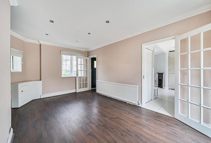 2 Bedroom Terraced House For Sale In Roe Lane, London, NW9