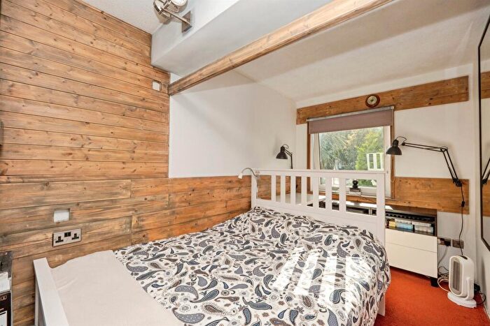 1 Bedroom Flat For Sale In Glendinning Avenue, Weymouth, DT4