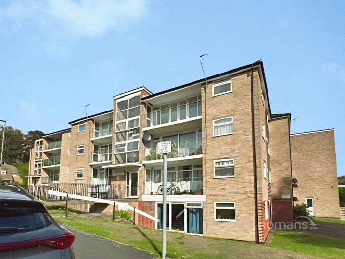 2 Bedroom Flat To Rent In Stratford Court, Northlands Drive, Winchester, SO23