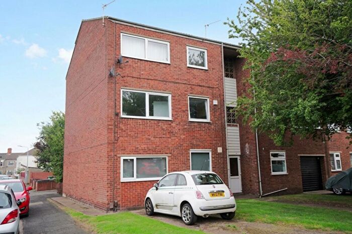 2 Bedroom Flat To Rent In Thorgam Court, Grimsby, DN31
