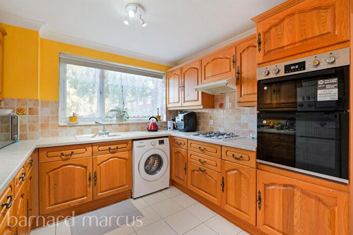 3 Bedroom Terraced House For Sale In Foxley Close, Redhill, RH1