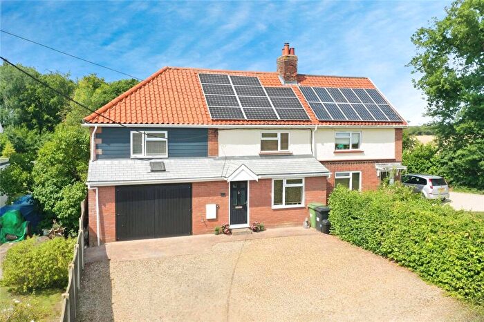 3 Bedroom Semi-Detached House For Sale In Chapel Road, Spooner Row, Wymondham, Norfolk, NR18
