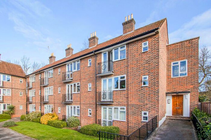 1 Bedroom Flat To Rent In Westall Close, Hertford, Herts, SG13