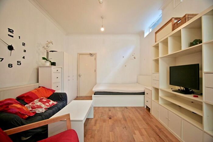 Studio To Rent In Flat C, Highgate Hill, Islington, London, N19
