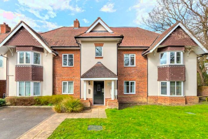 1 Bedroom Flat To Rent In Soprano Way, Esher, KT10