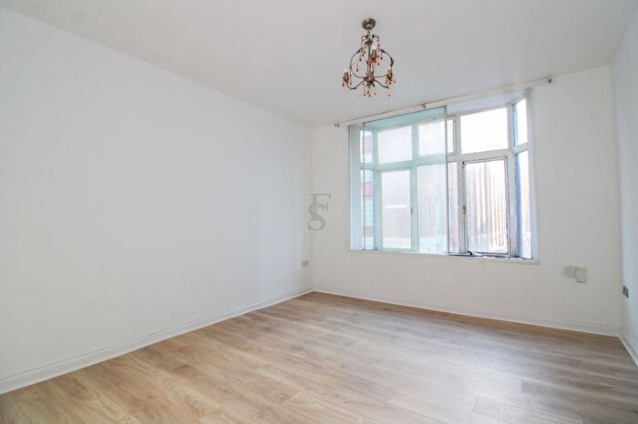 2 Bedroom Maisonette To Rent In Humberstone Road, Leicester, LE5