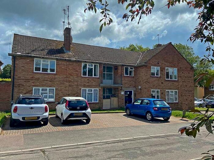 2 Bedroom Flat To Rent In Shepherds Close, Hurley, Maidenhead, SL6