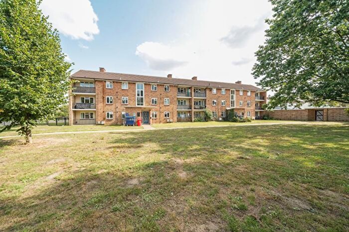 2 Bedroom Flat For Sale In Littlemore, Oxford, OX4