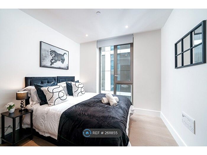 2 Bedroom Flat To Rent In Salisbury House, London, SW11