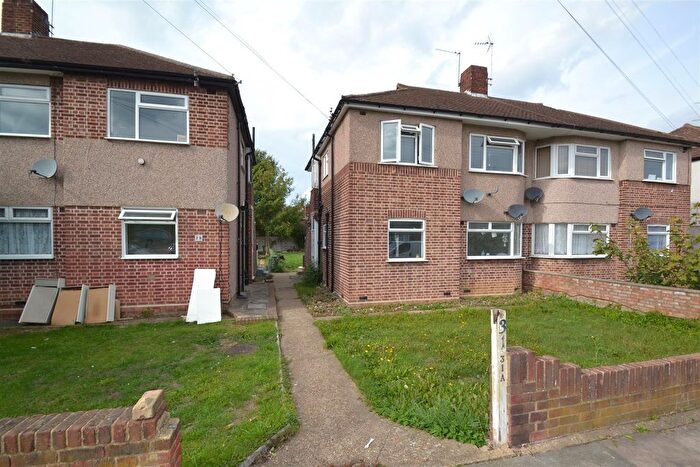 2 Bedroom Flat To Rent In Erith Crescent, Collier Row, Romford, RM5