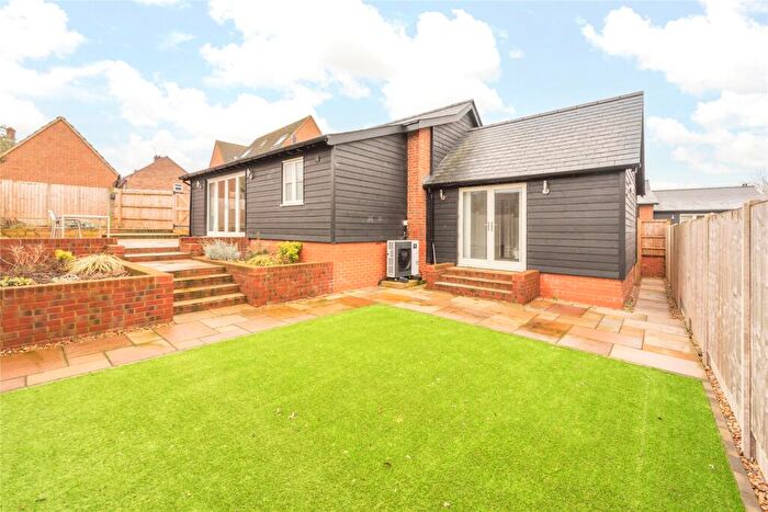 2 Bedroom Bungalow For Sale In Tandys Close, Turvey, Bedfordshire, MK43